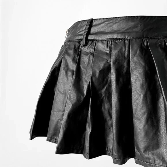 Lioness Black Faux Leather Micro Mini Pleated Skater Skirt Skort Size XS - Picture 5 of 6